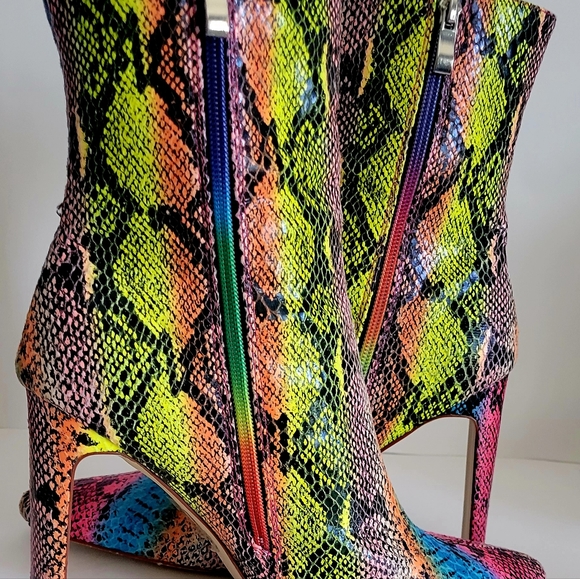 Azalea Wang Dolls Kill Skywalker ARCOIRIS Faux Snakeskin Booties Size 9 - Picture 10 of 16